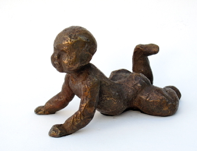 "bébé sur le ventre" 10X9 bronze patiné